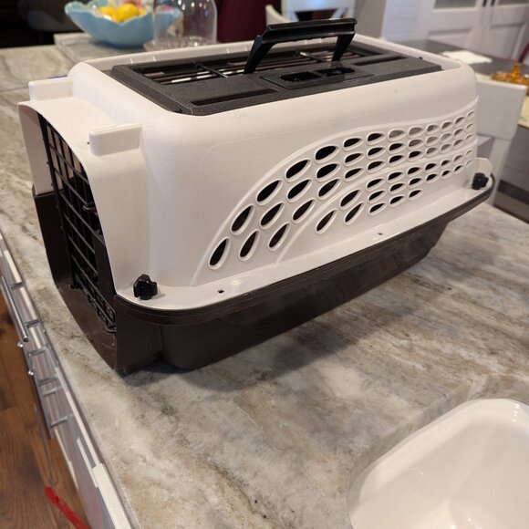 Small Dog or Cat Mobile Pet Kennel  with top and End Doors - Picture 5 of 8